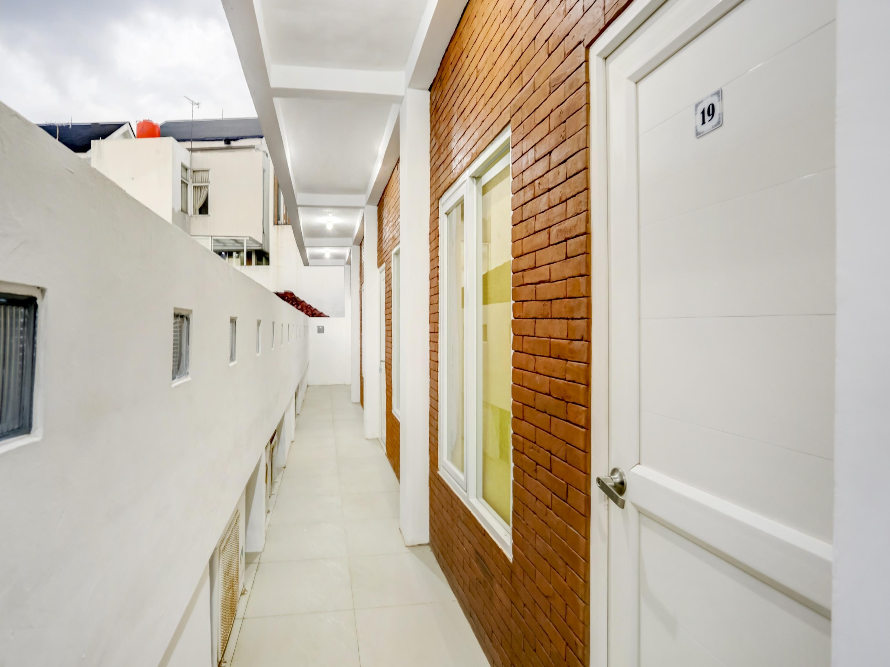 Oyo 90066 Tobana Pejaten House Jakarta Exteriör bild